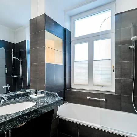 Ferienappartement Und Economyzimmer Residenz Waldkrone * Kuehlungsborn