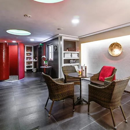 Ferienappartement Und Economyzimmer Residenz Waldkrone *