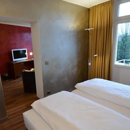 Apartment Ferienappartement Und Economyzimmer Residenz Waldkrone *